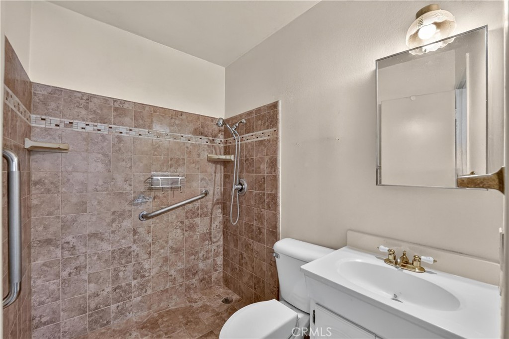 760 American Avenue Property Photo 19