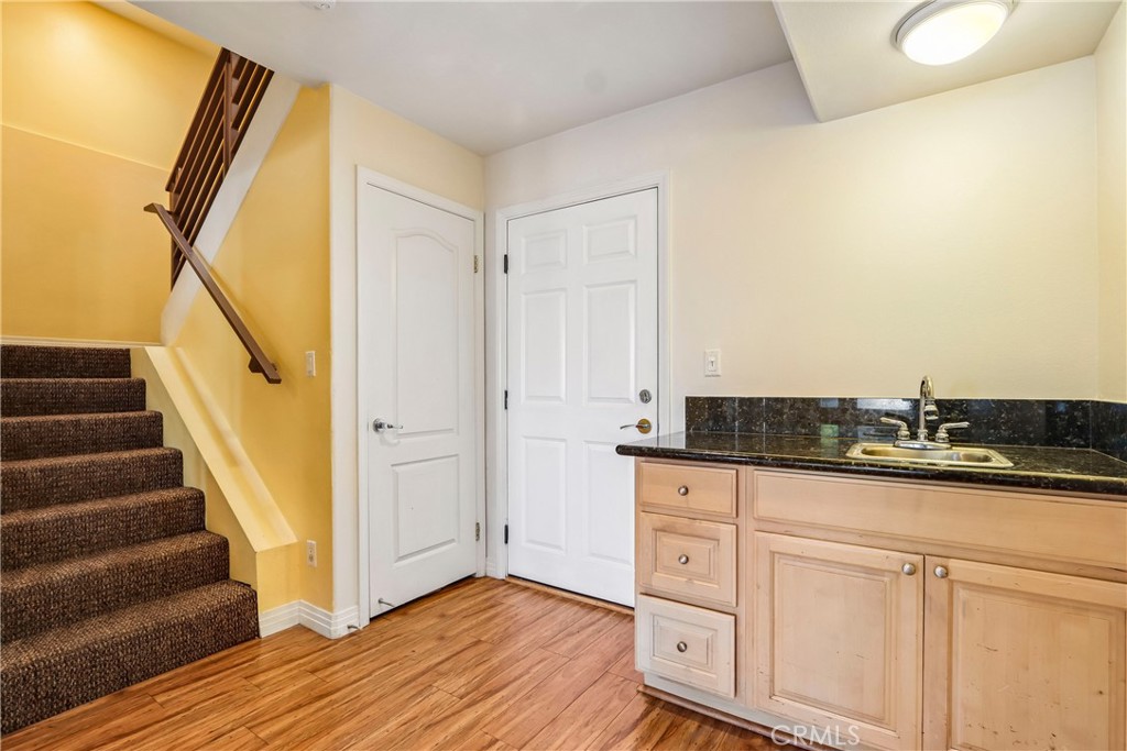 11622 Oxnard Street Property Photo 7