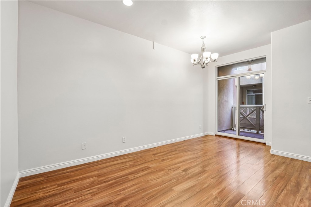 11622 Oxnard Street Property Photo 15