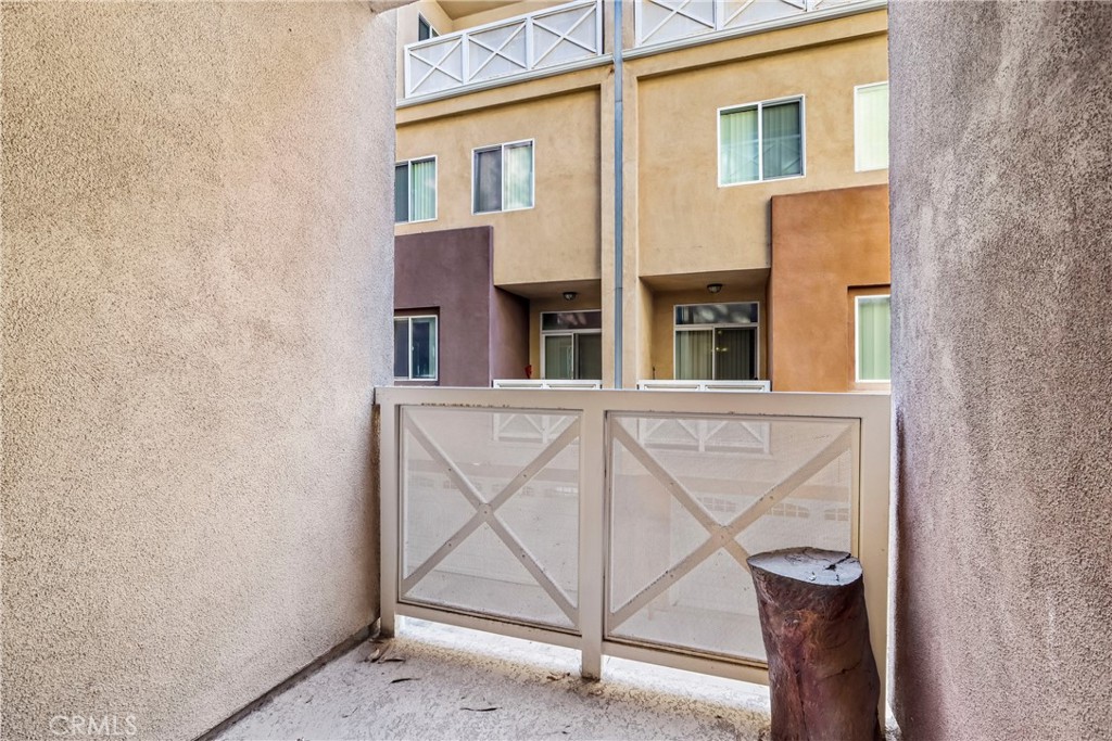 11622 Oxnard Street Property Photo 16