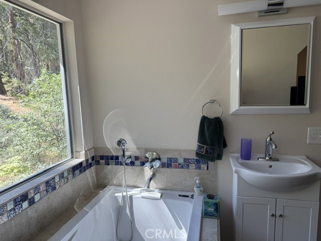 647 Lone Pine Property Photo 20