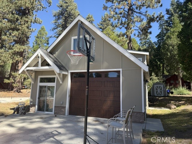 647 Lone Pine Property Photo 27