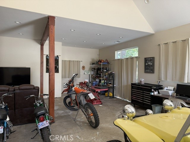 647 Lone Pine Property Photo 30