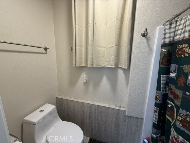 647 Lone Pine Property Photo 35