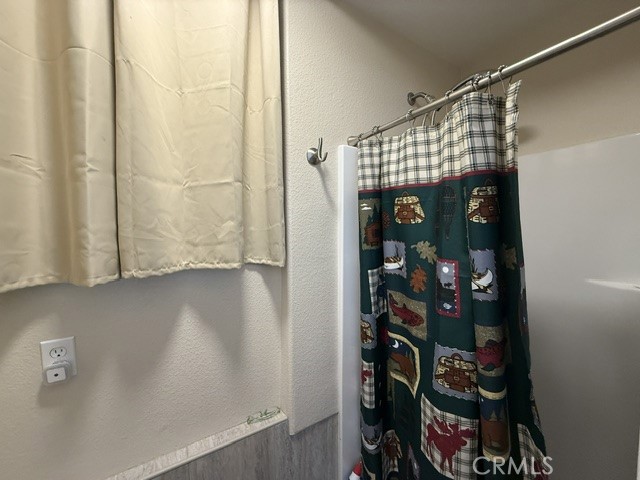 647 Lone Pine Property Photo 36