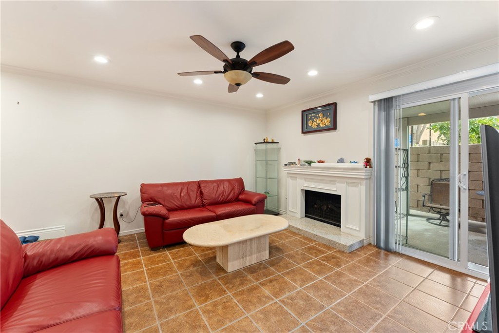 12828 Ramona Blvd 28 Property Photo 3