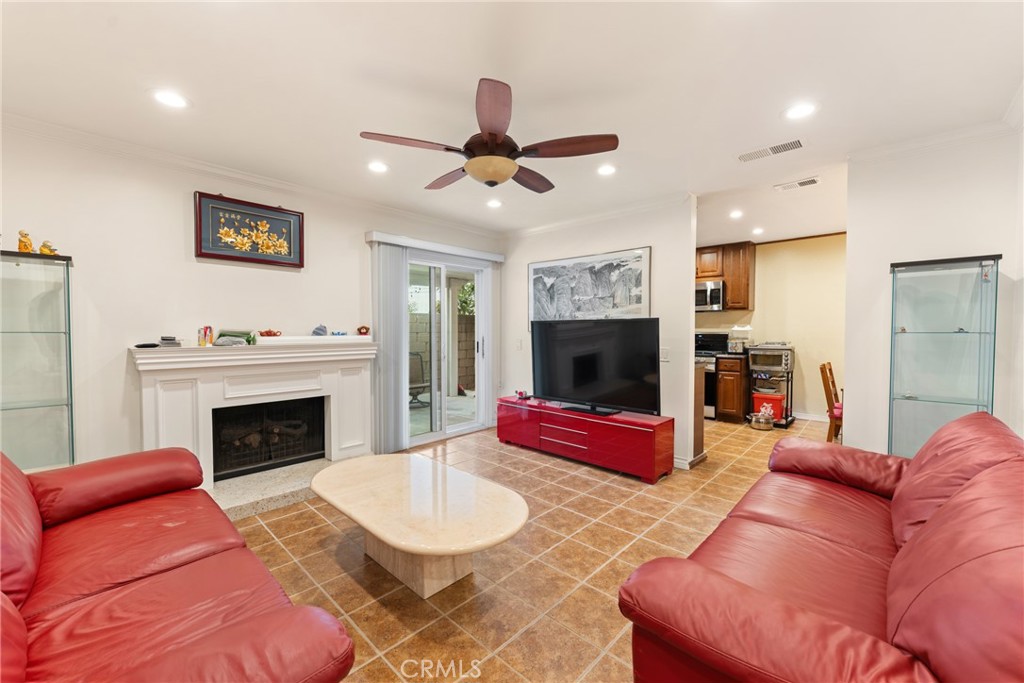 12828 Ramona Blvd 28 Property Photo 5