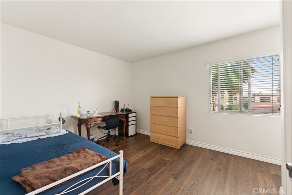 12828 Ramona Blvd 28 Property Photo 12
