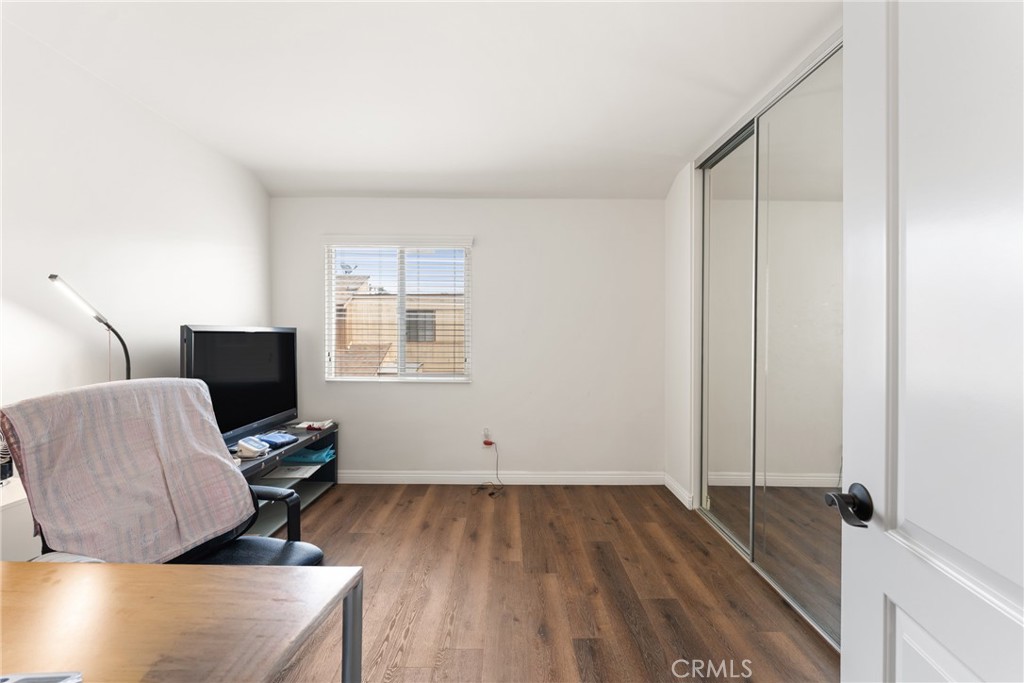 12828 Ramona Blvd 28 Property Photo 16