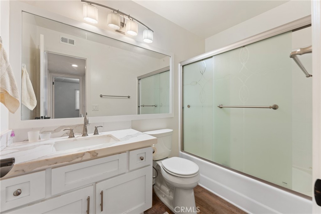 12828 Ramona Blvd 28 Property Photo 19