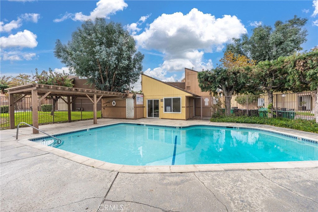 12828 Ramona Blvd 28 Property Photo 26