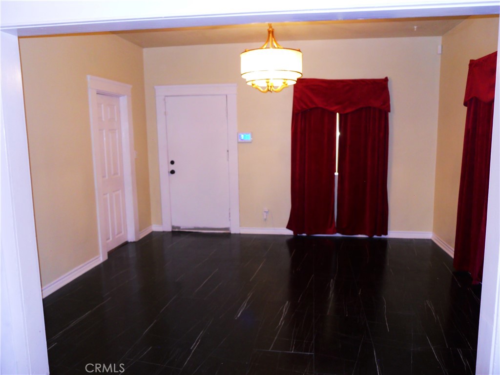 635 W 8th Property Photo 11