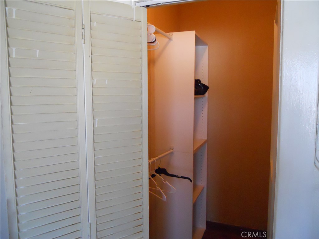 635 W 8th Property Photo 19