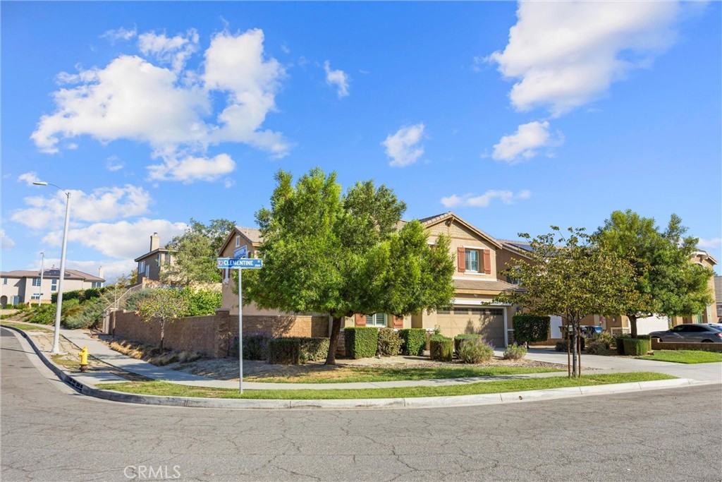2080 Clementine Street Property Photo 8