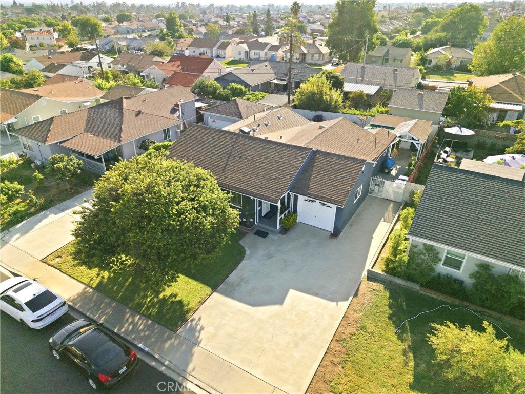 2009 Graylock Avenue Property Photo 6