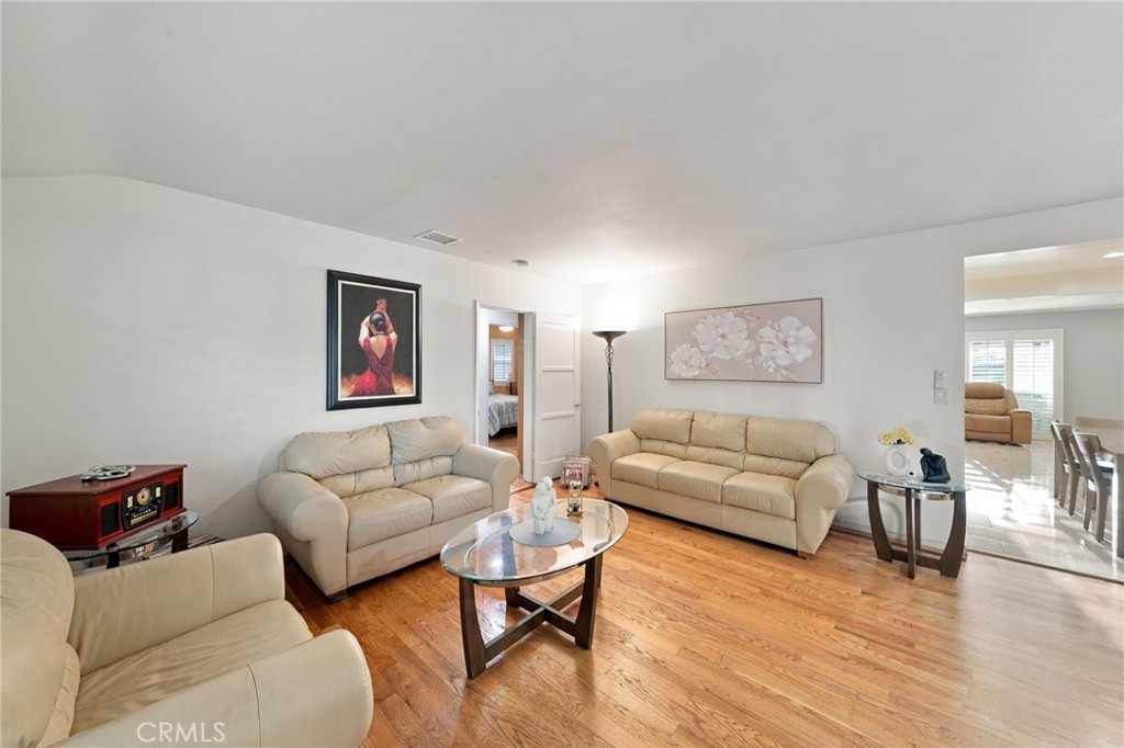 2009 Graylock Avenue Property Photo 11