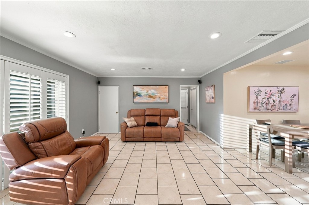 2009 Graylock Avenue Property Photo 24