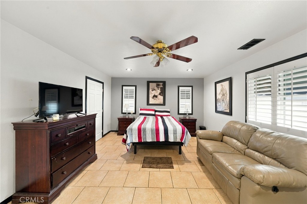 2009 Graylock Avenue Property Photo 35