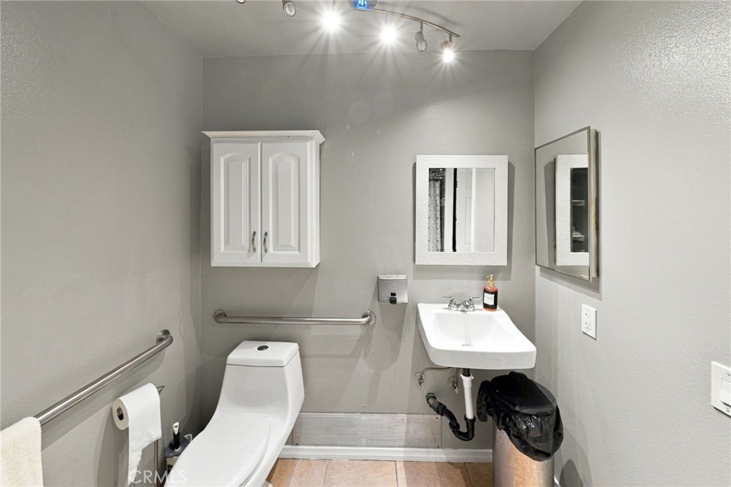 2009 Graylock Avenue Property Photo 41