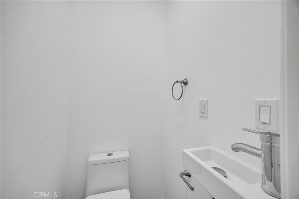4038 N Orange Property Photo 19