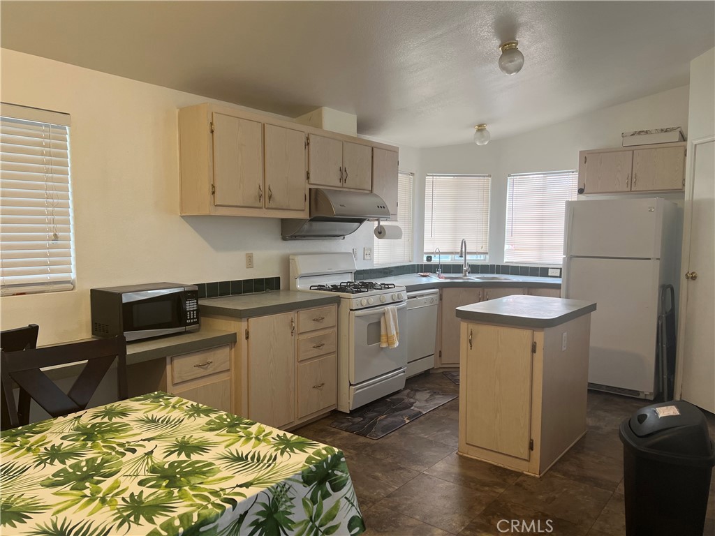 8191 Calabash Ave 22 Property Photo 11