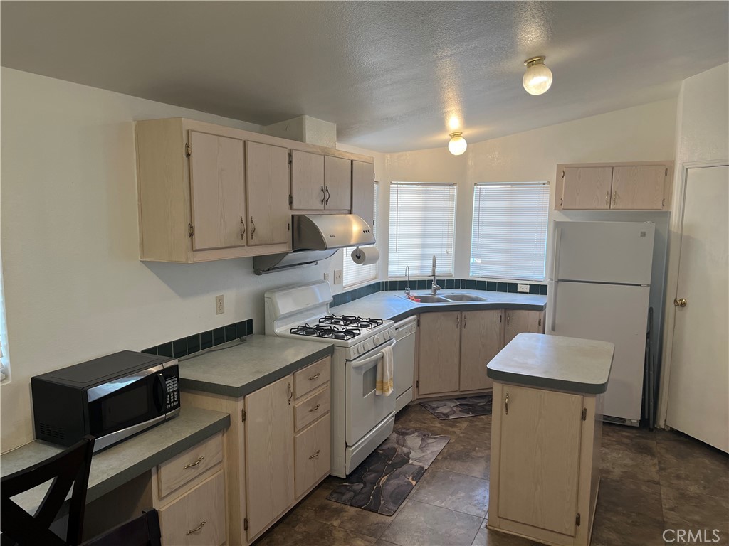 8191 Calabash Ave 22 Property Photo 13