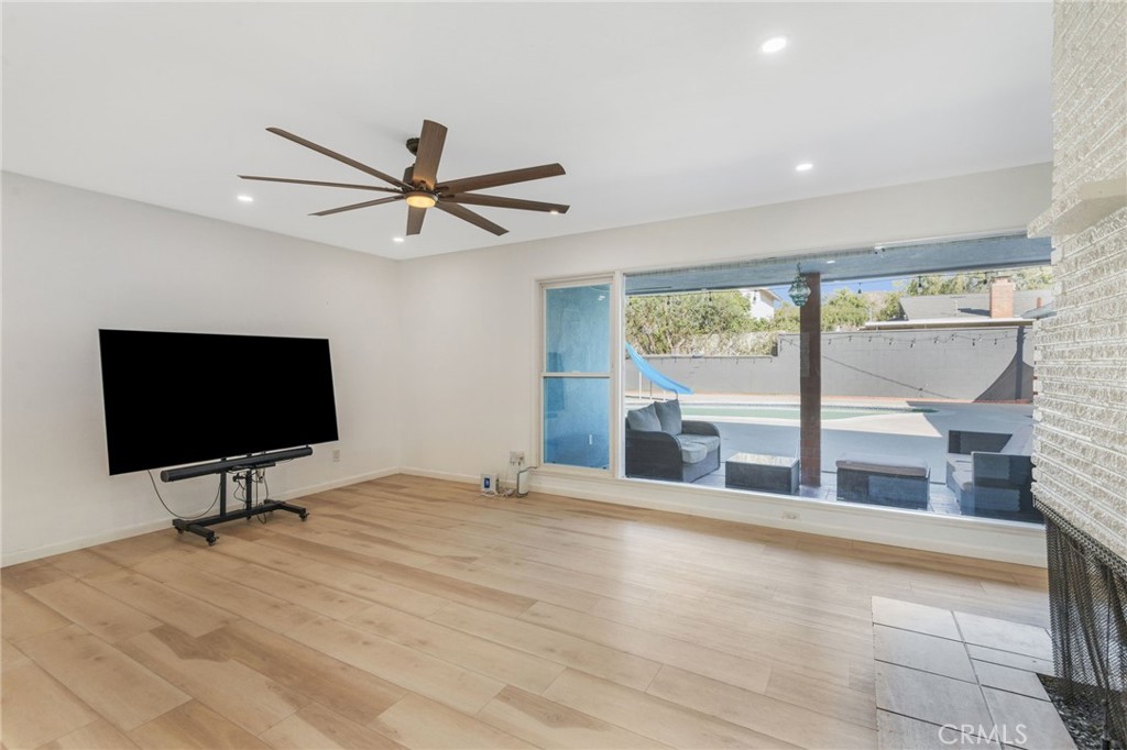 11461 Flower Street Property Photo 6
