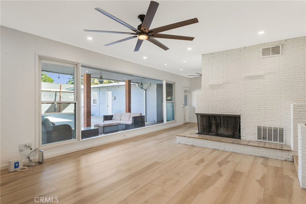 11461 Flower Street Property Photo 7