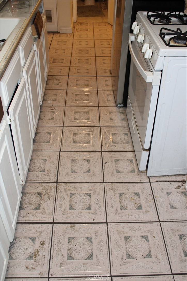 3040 Orange Property Photo 4