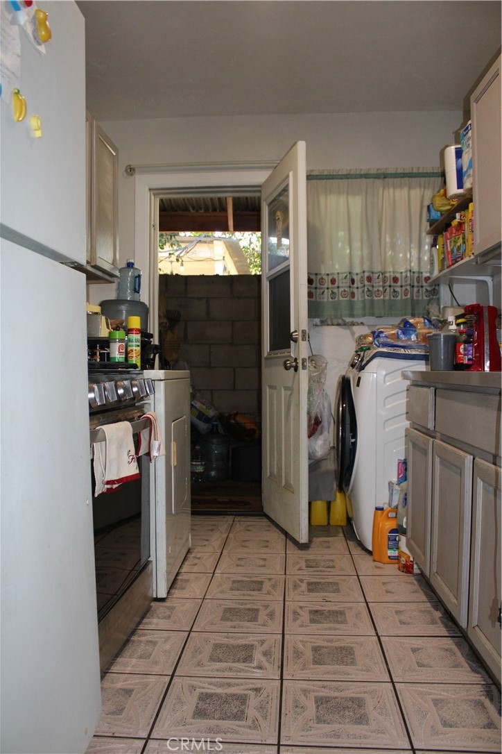 3040 Orange Property Photo 28