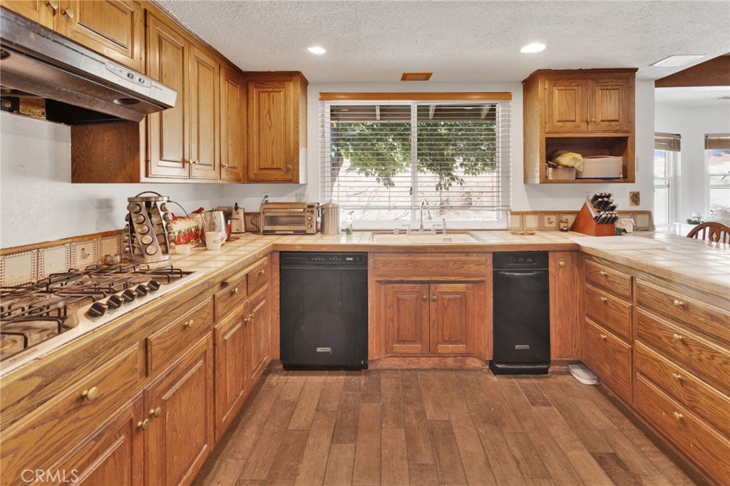 7402 Calpella Property Photo 13