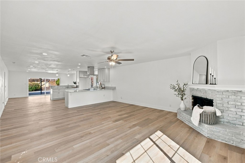 421 421 Brookhaven Dr Property Photo 3