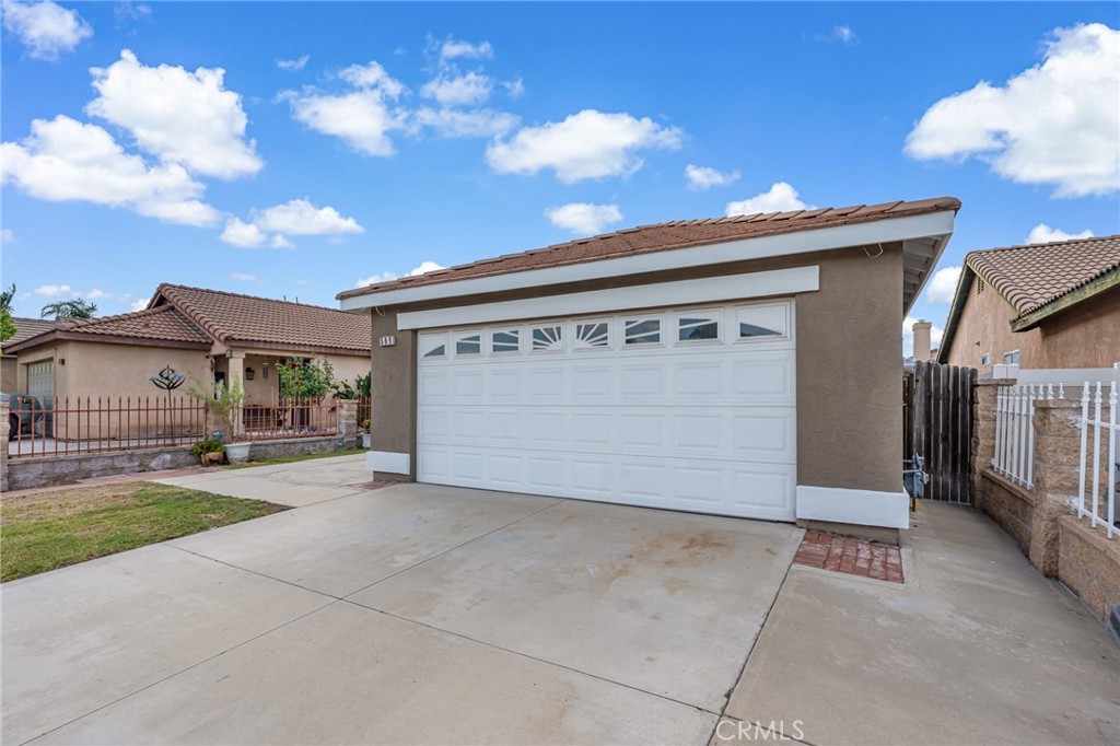 569 Award Drive Property Photo 4