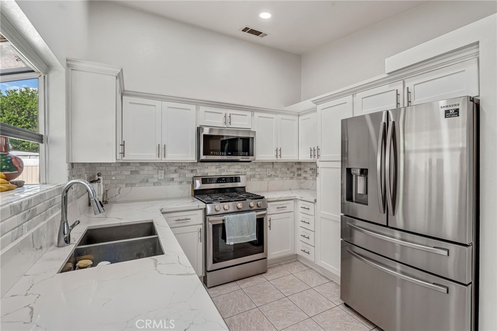 569 Award Drive Property Photo 13