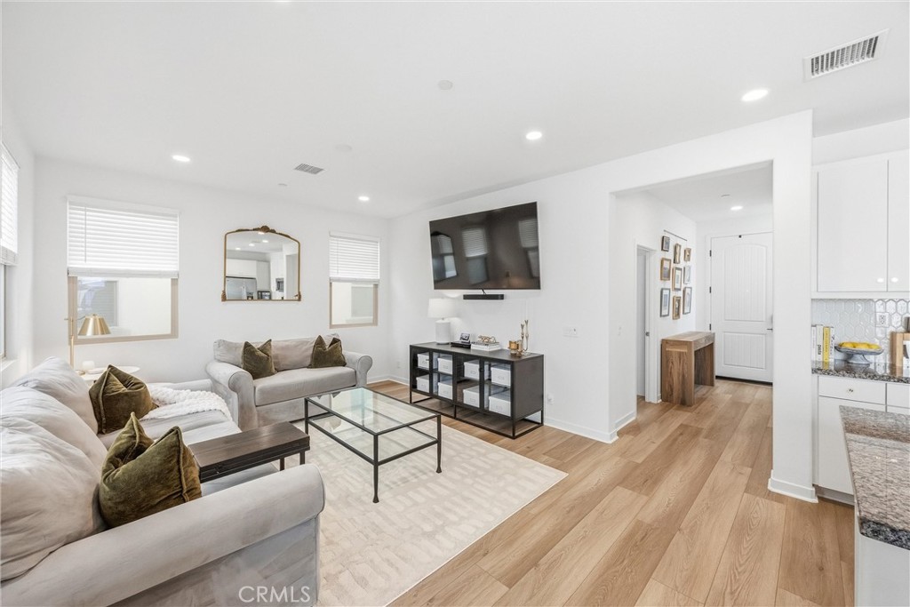 7442 Desert Holly Property Photo 7