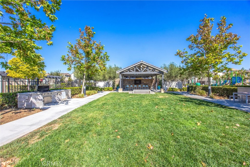 7442 Desert Holly Property Photo 34