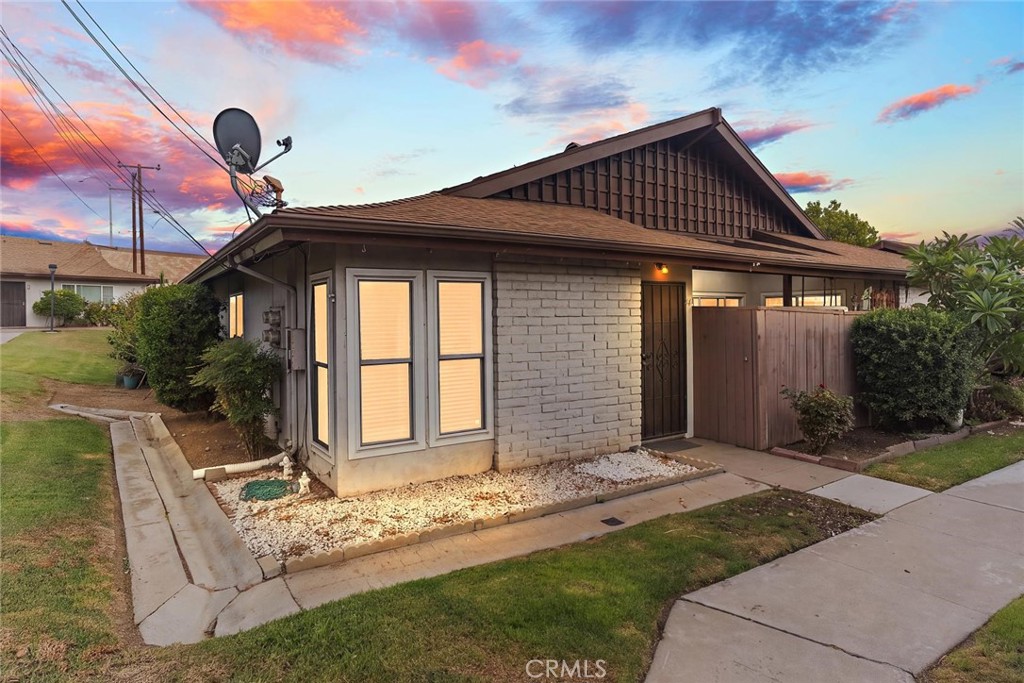 1800 E Heim Property Photo 1