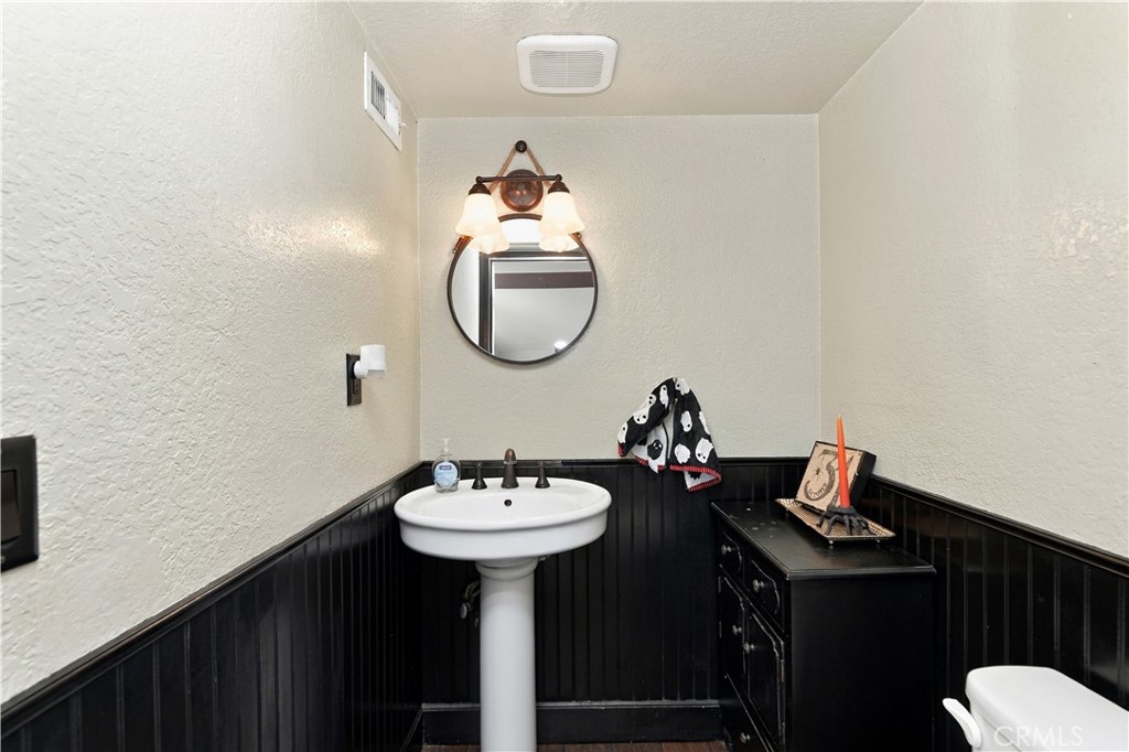 2065 W Ontario Property Photo 4