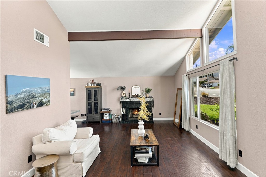 2065 W Ontario Property Photo 5