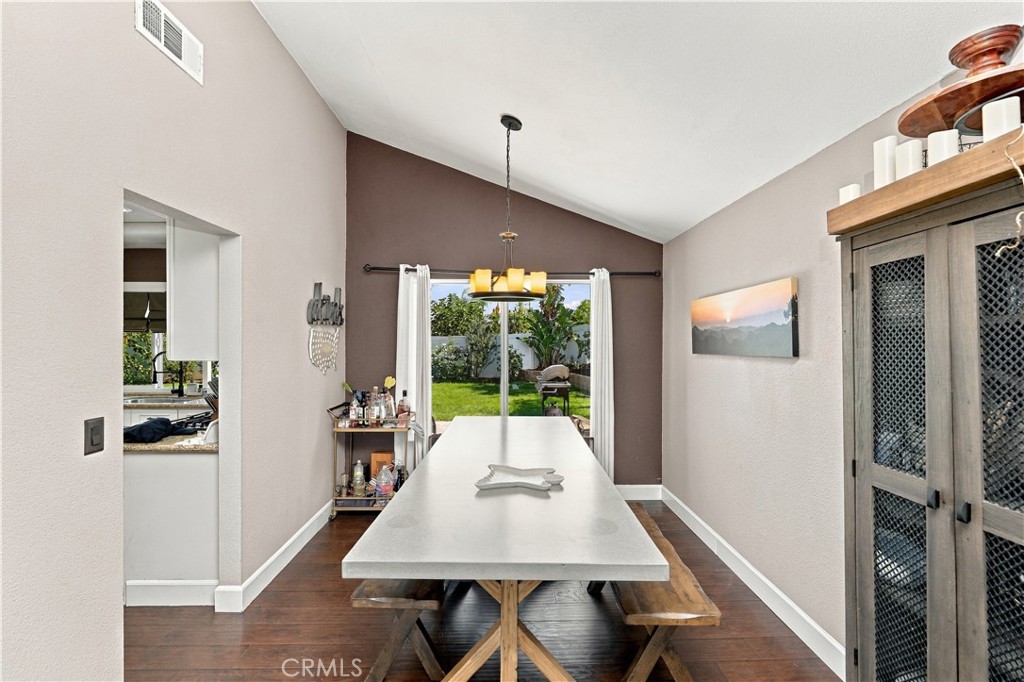 2065 W Ontario Property Photo 7