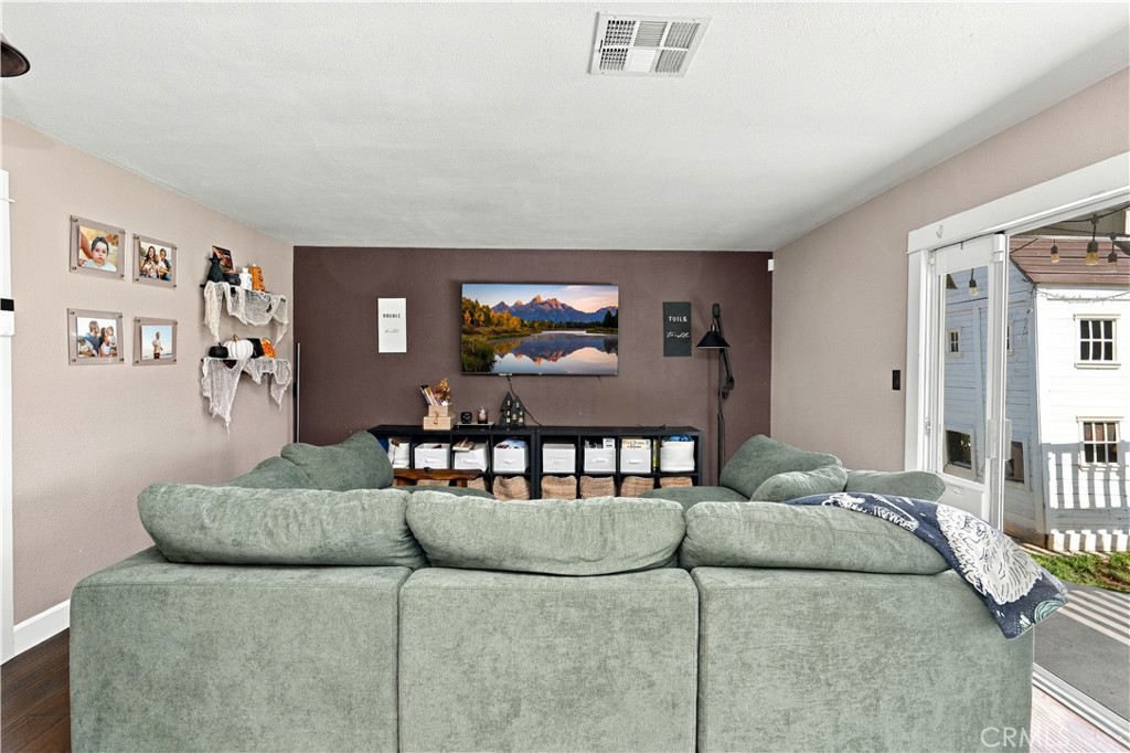 2065 W Ontario Property Photo 11