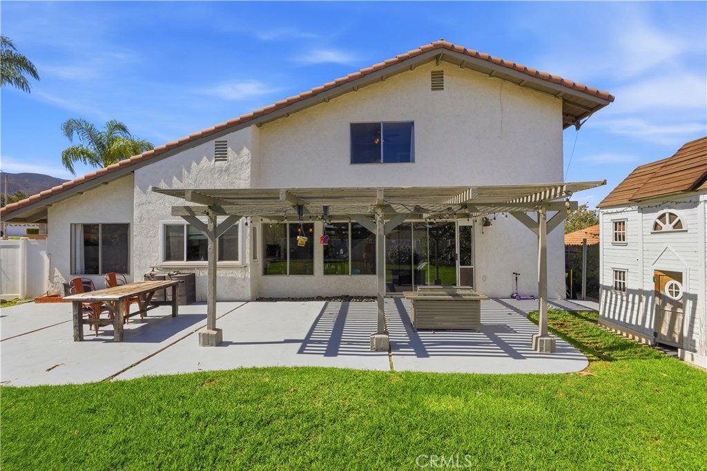2065 W Ontario Property Photo 18