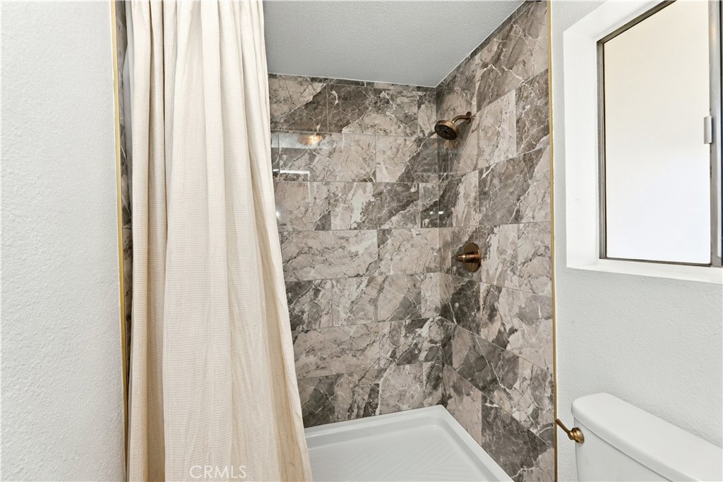 2065 W Ontario Property Photo 25