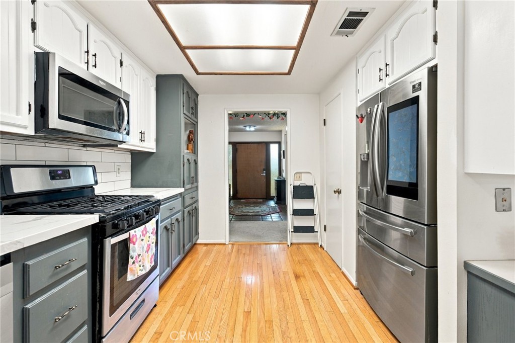 3169 Hillside Avenue Property Photo 19