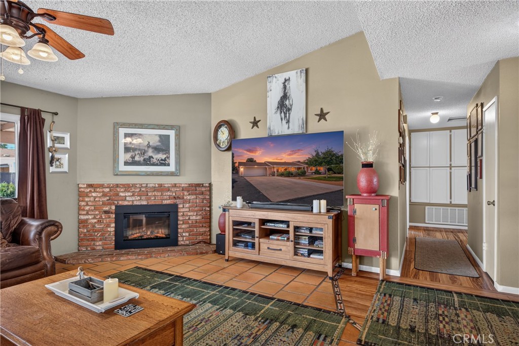 18087 Yucca Street Property Photo 9