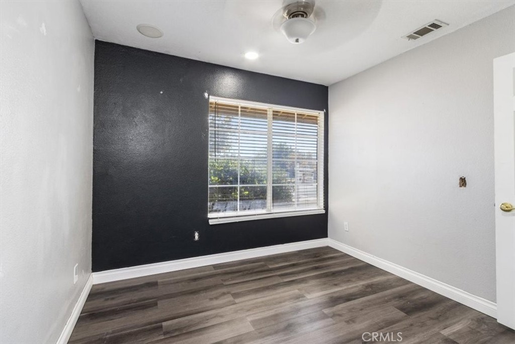 1423 W Hoffer Property Photo 25