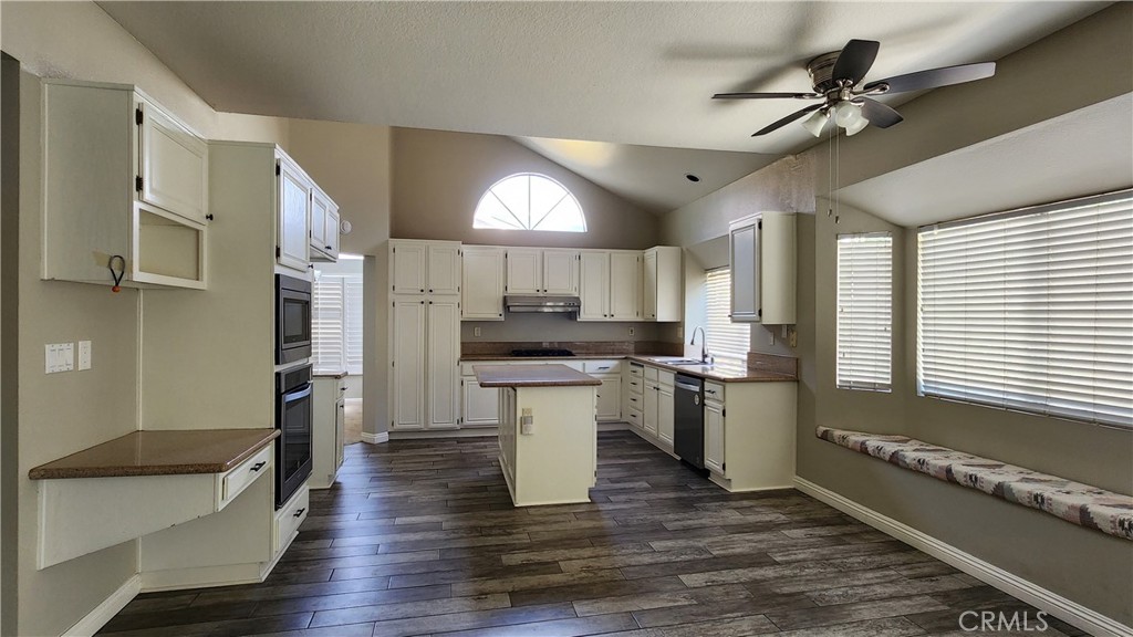 6321 Traminer Court Property Photo 6