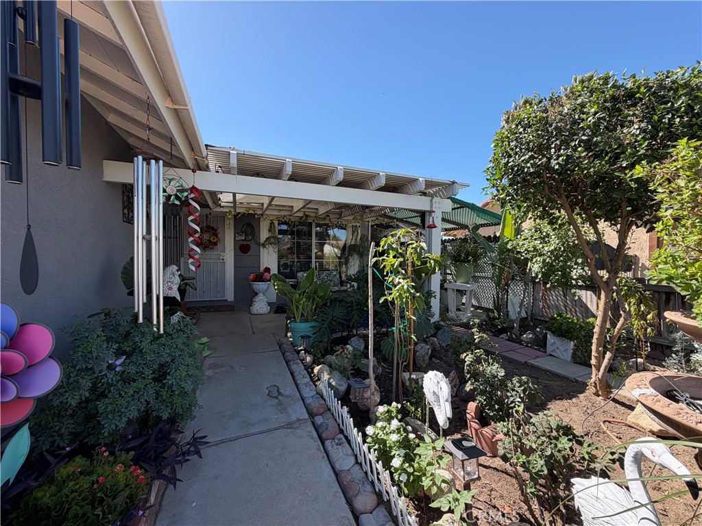986 Clover Property Photo 2