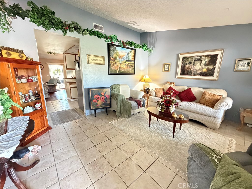 986 Clover Property Photo 4