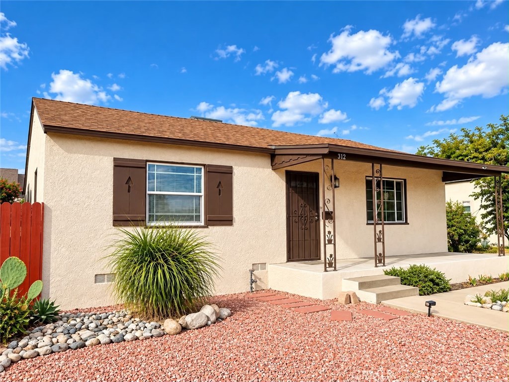 312 W Lugonia Property Photo 4